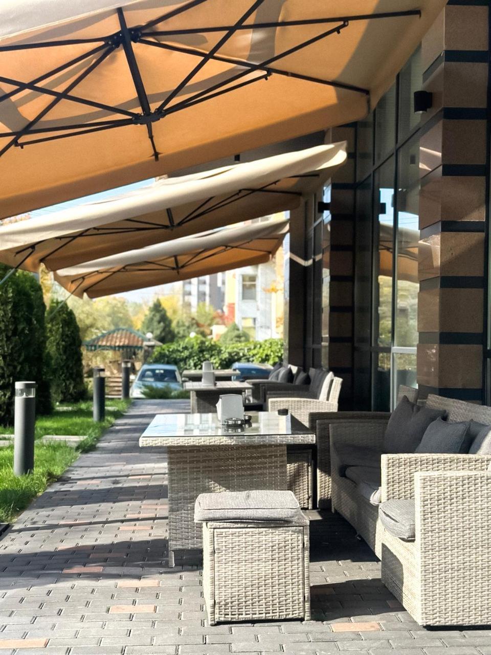 Raavah Aparthotel Almaty Extérieur photo